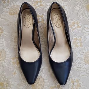 Circa Joan David Wedges Size 8M